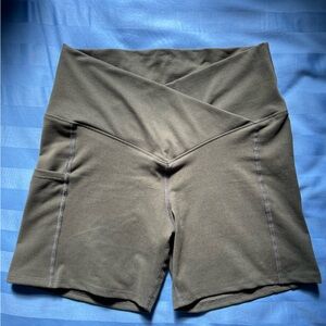 EVCR Workout Shorts for Women Cross Waist